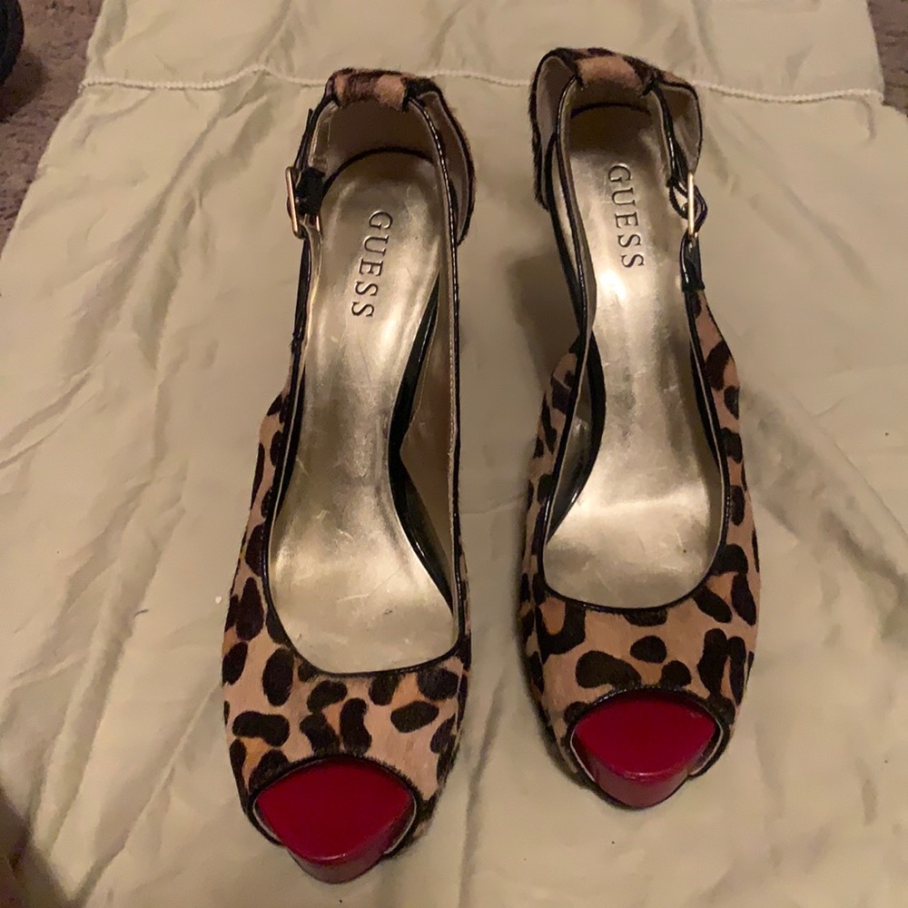 Leopard peep toe